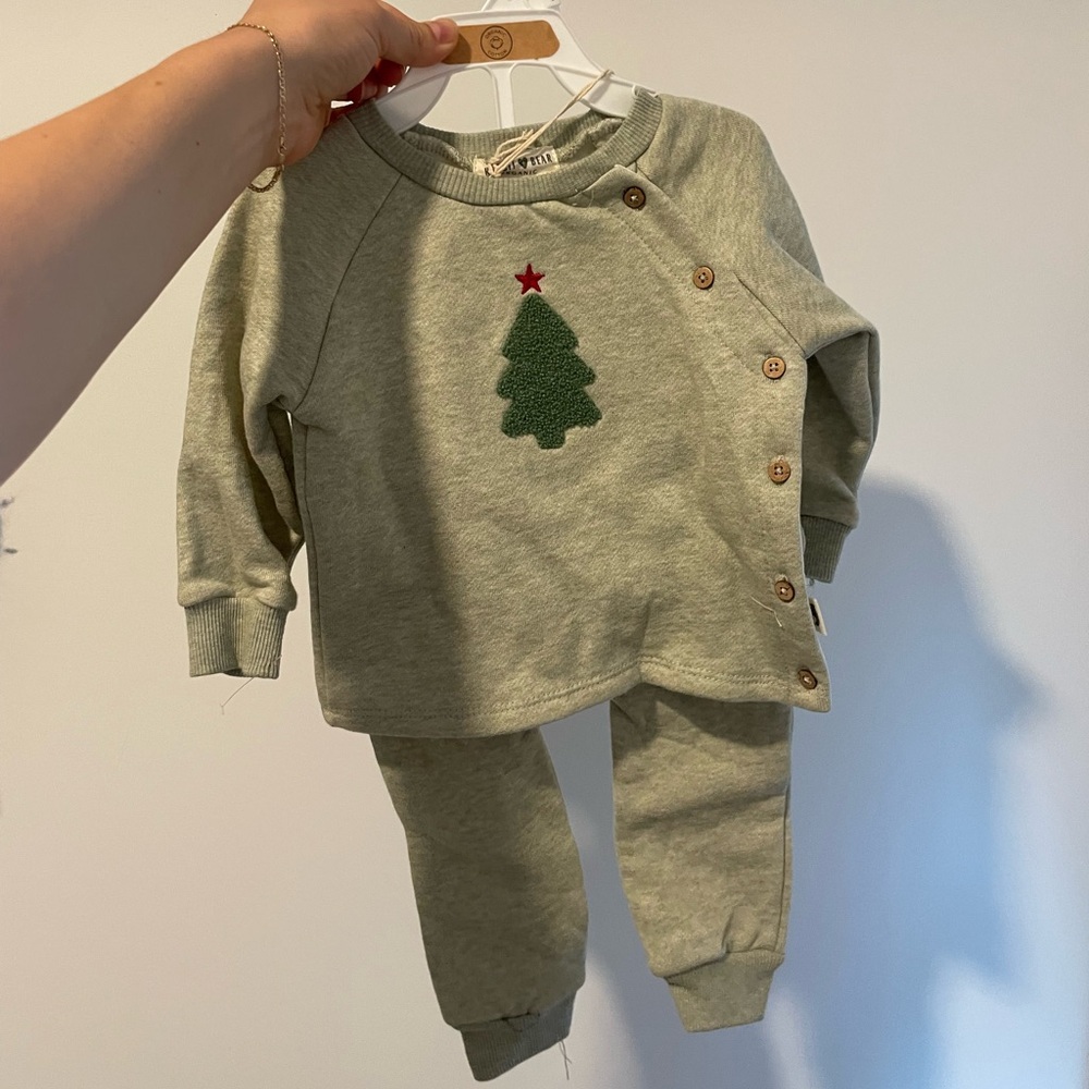 NWT Rabbit and Bear Christmas Set